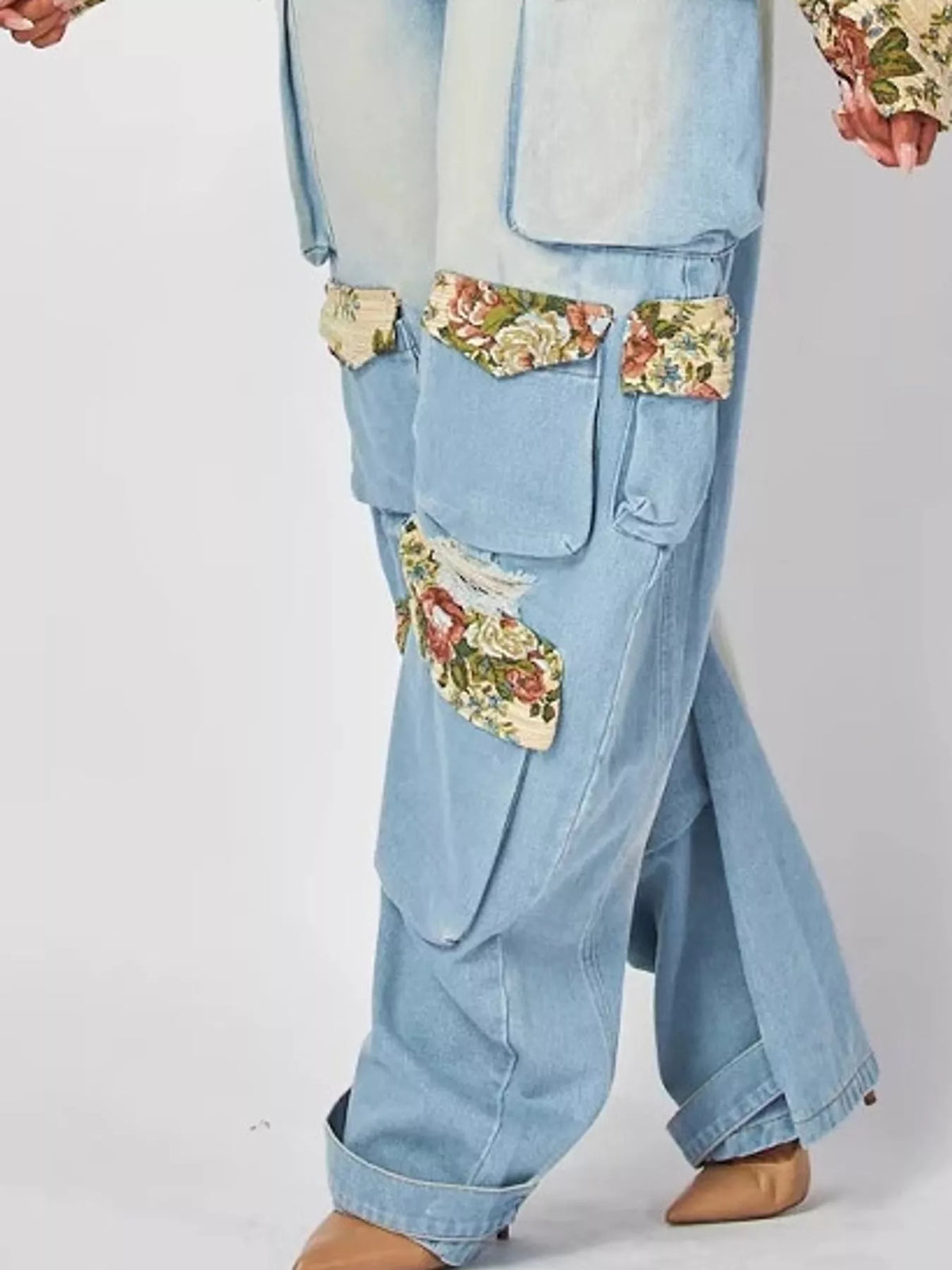 Floral cropped jacket and cargo jeans set, view 5