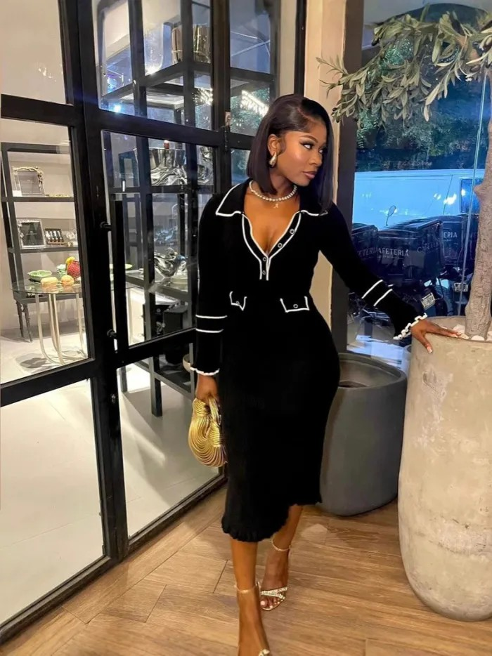 Color blocking long sleeved knitted dress