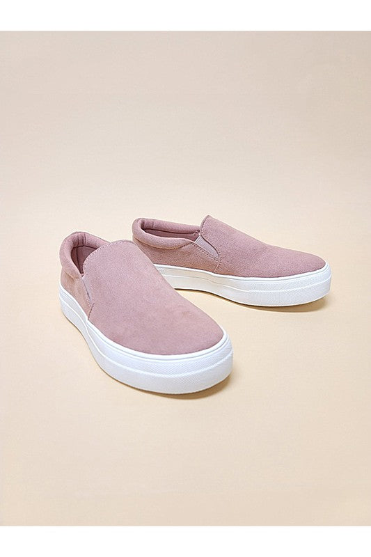 SLIP ON CASUAL SNEAKERS