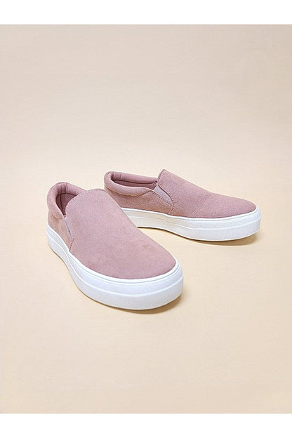 SLIP ON CASUAL SNEAKERS