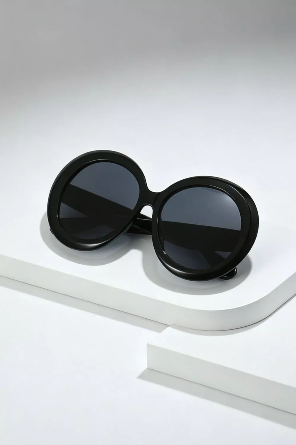 Oversized round sunglasses, view 2