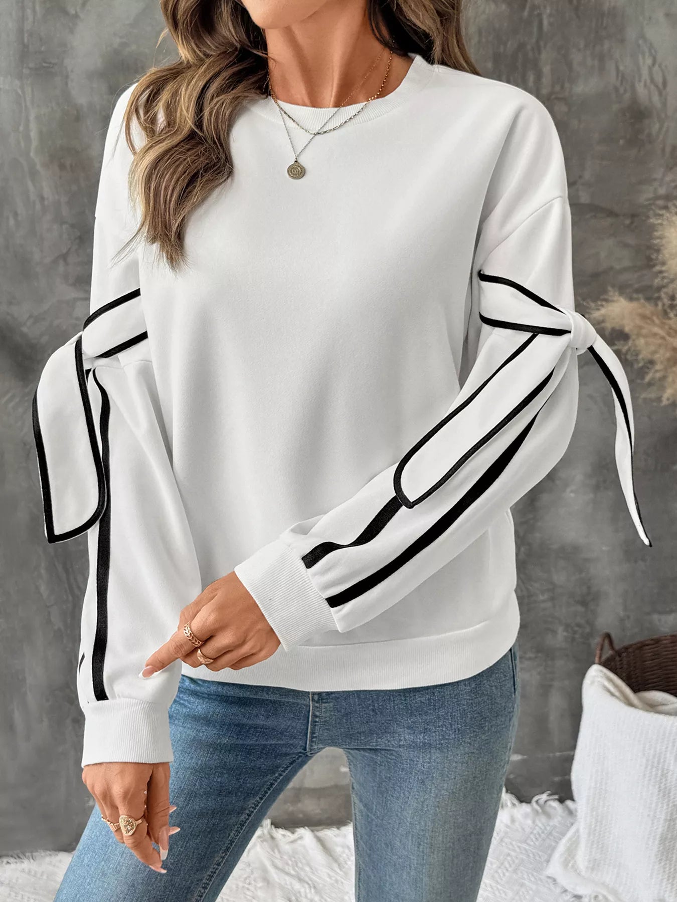 Side Striped Round Neck Sweatshirt