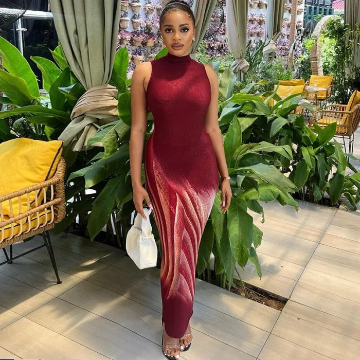 Printed mid length hip hugging skirt