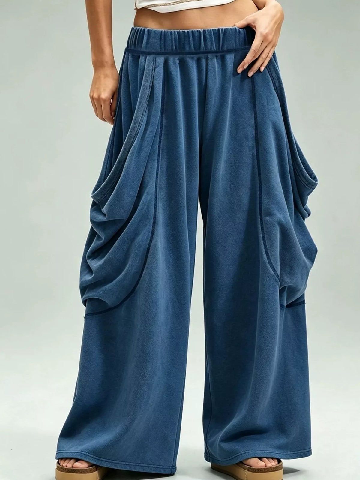 Oversized Wide-Leg Cargo Pants