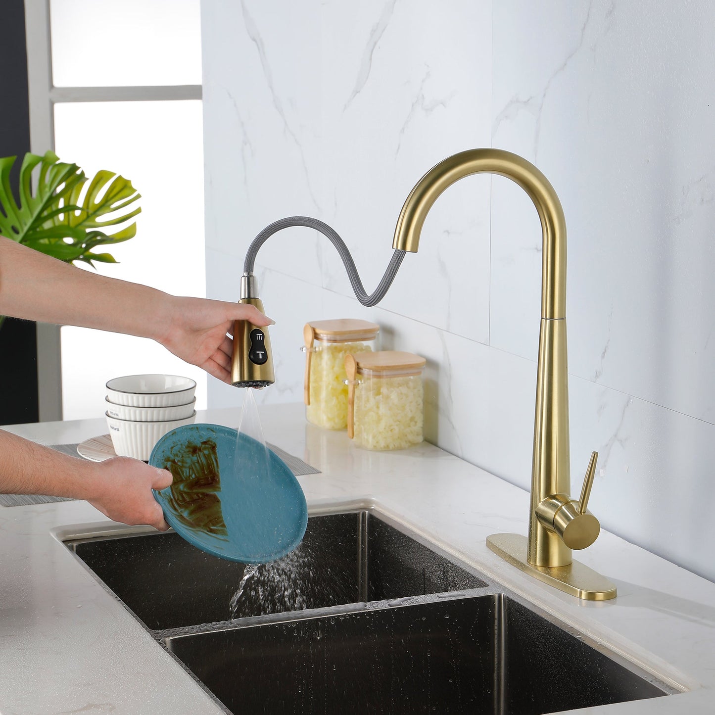 Gold Kitchen Faucets with Pull Down Sprayer