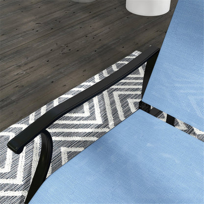 Outdoor garden lounge chairs