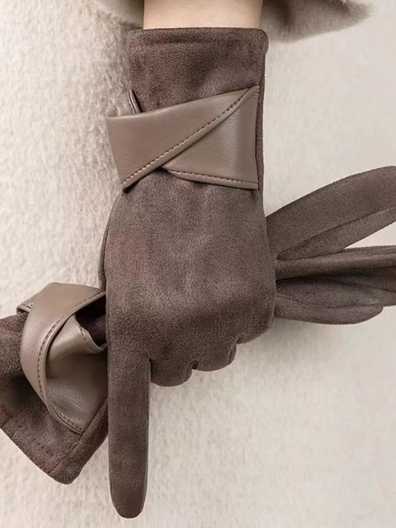 Lightweight Touchscreen Gloves