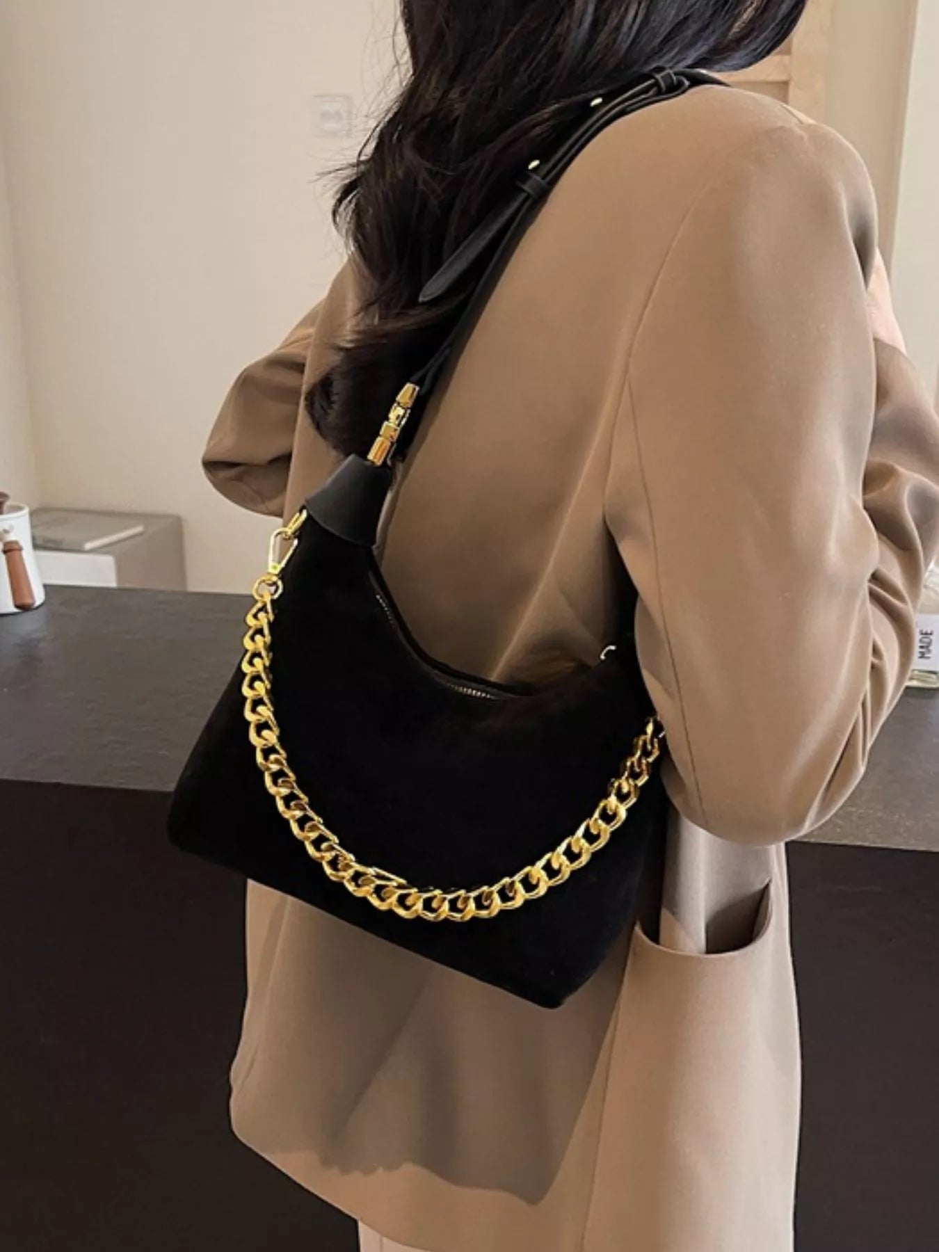 Chain Detail Crossbody Bag