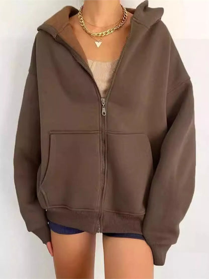 Curvy women's oversized zip-up hoodie with pockets