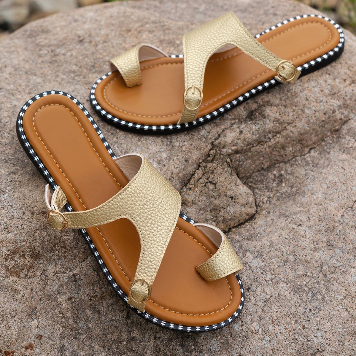 Toe Loop Leather Sandals