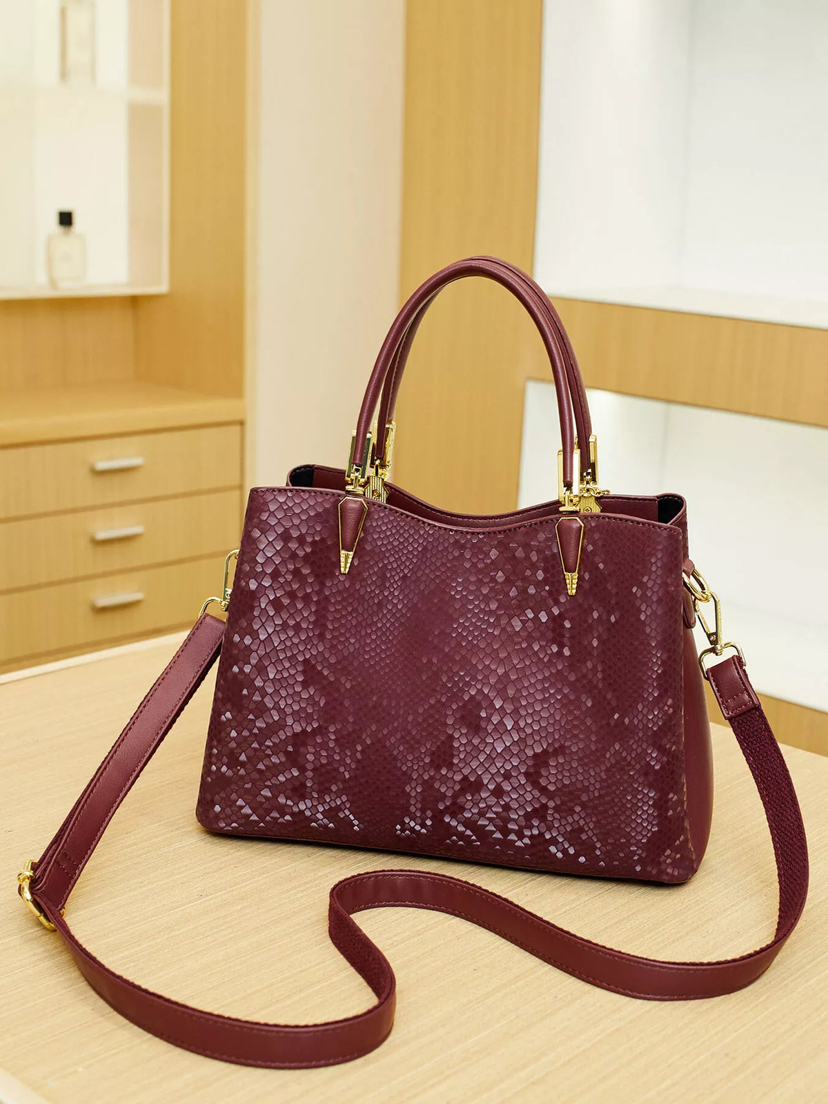 Snakeskin Texture Handbag