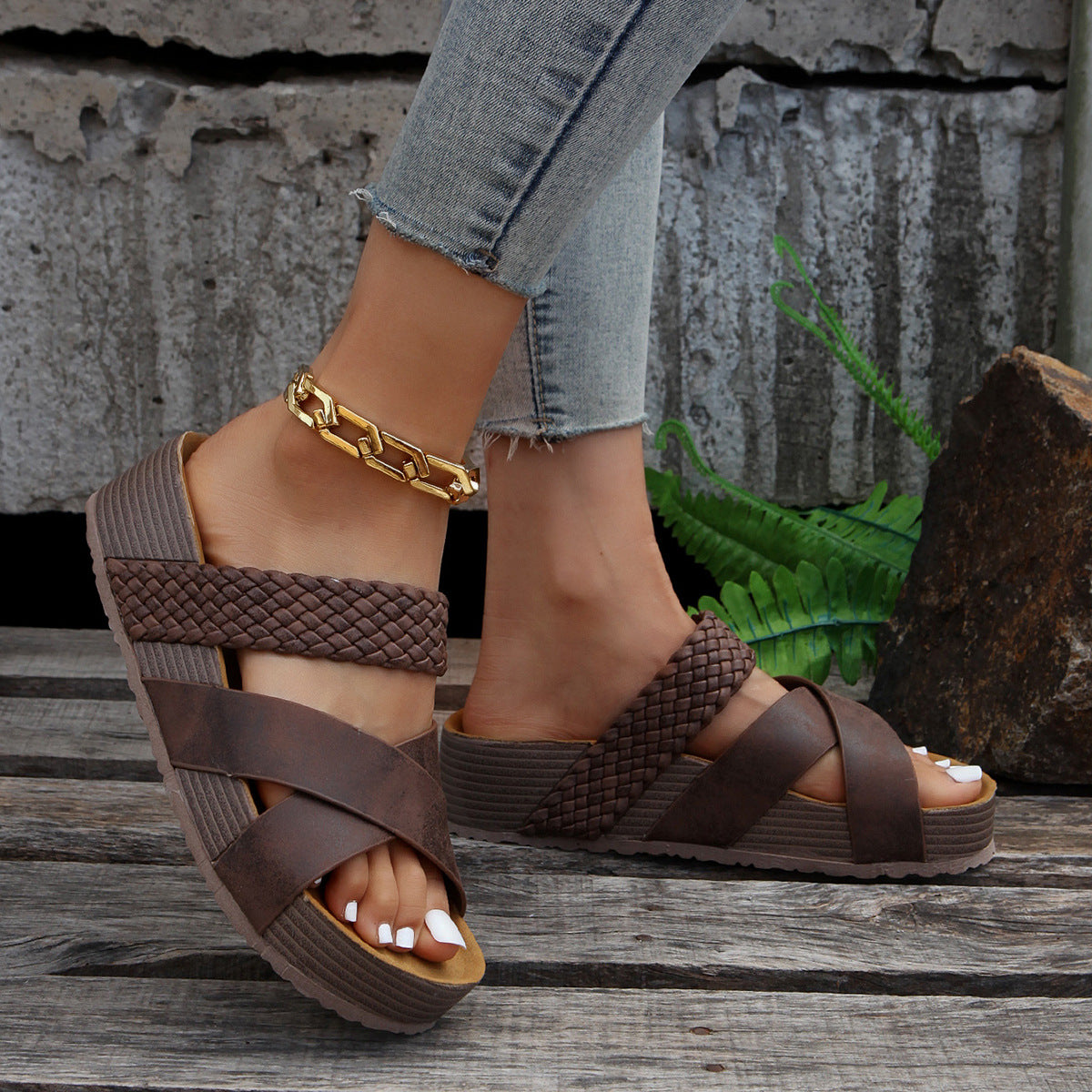 Braided platform sandals in coffee