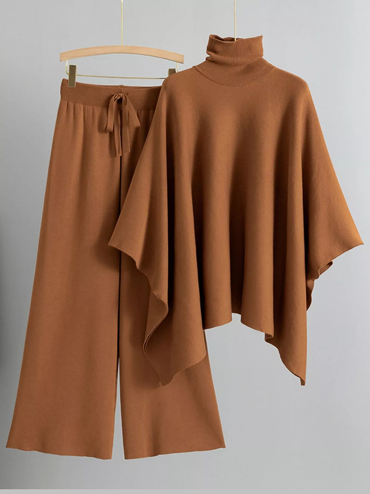 Poncho sweater and pants set in Coffee
