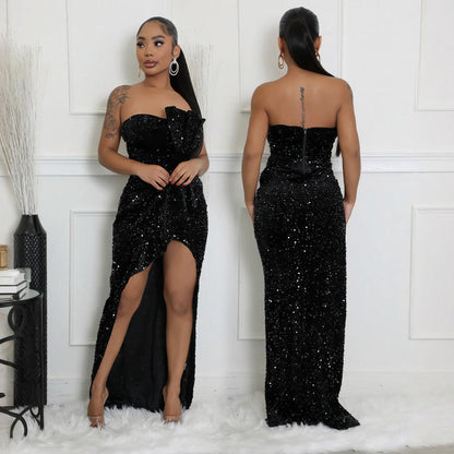 Strapless dress with trailing long skirt