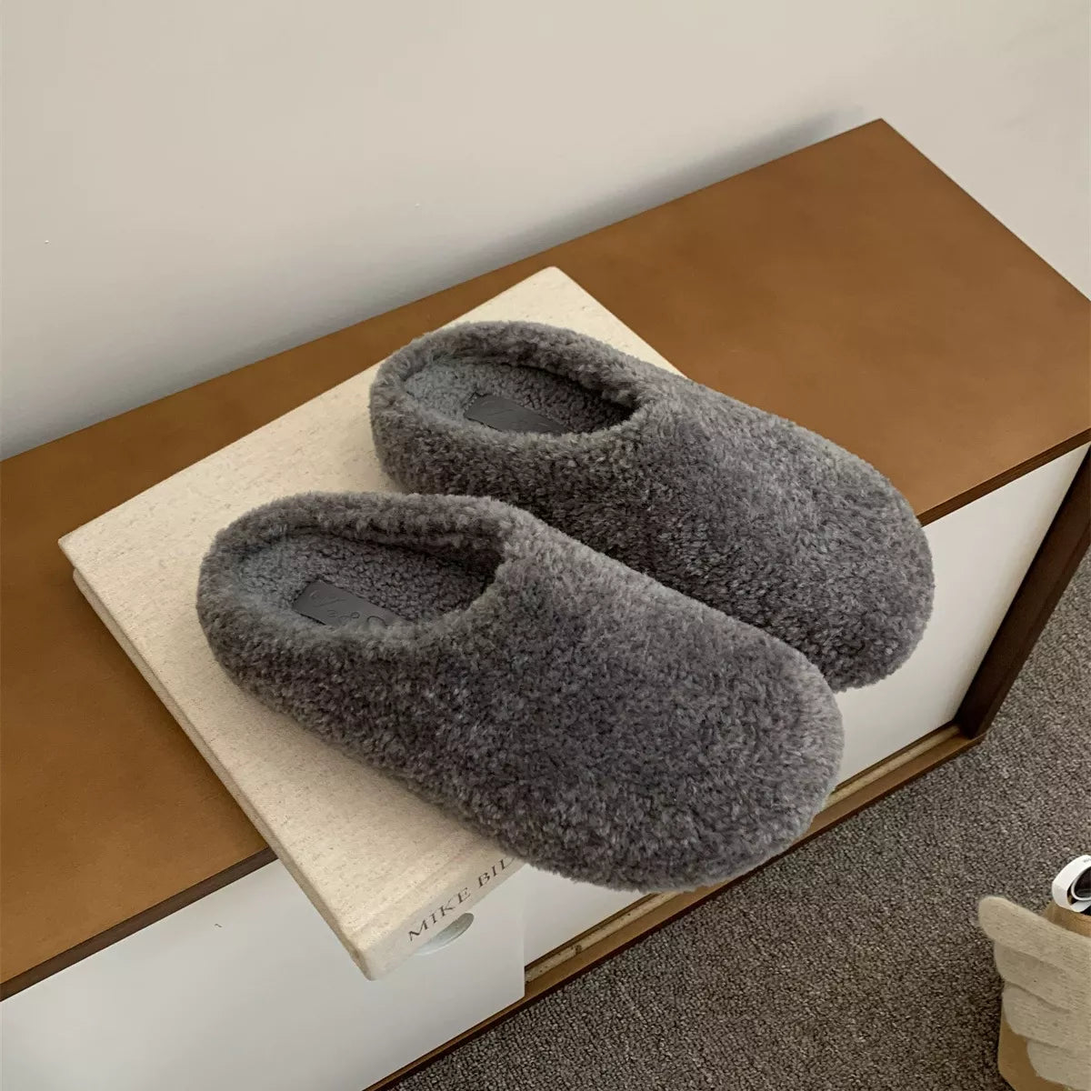 Round Toe Fuzzy Indoor Slippers