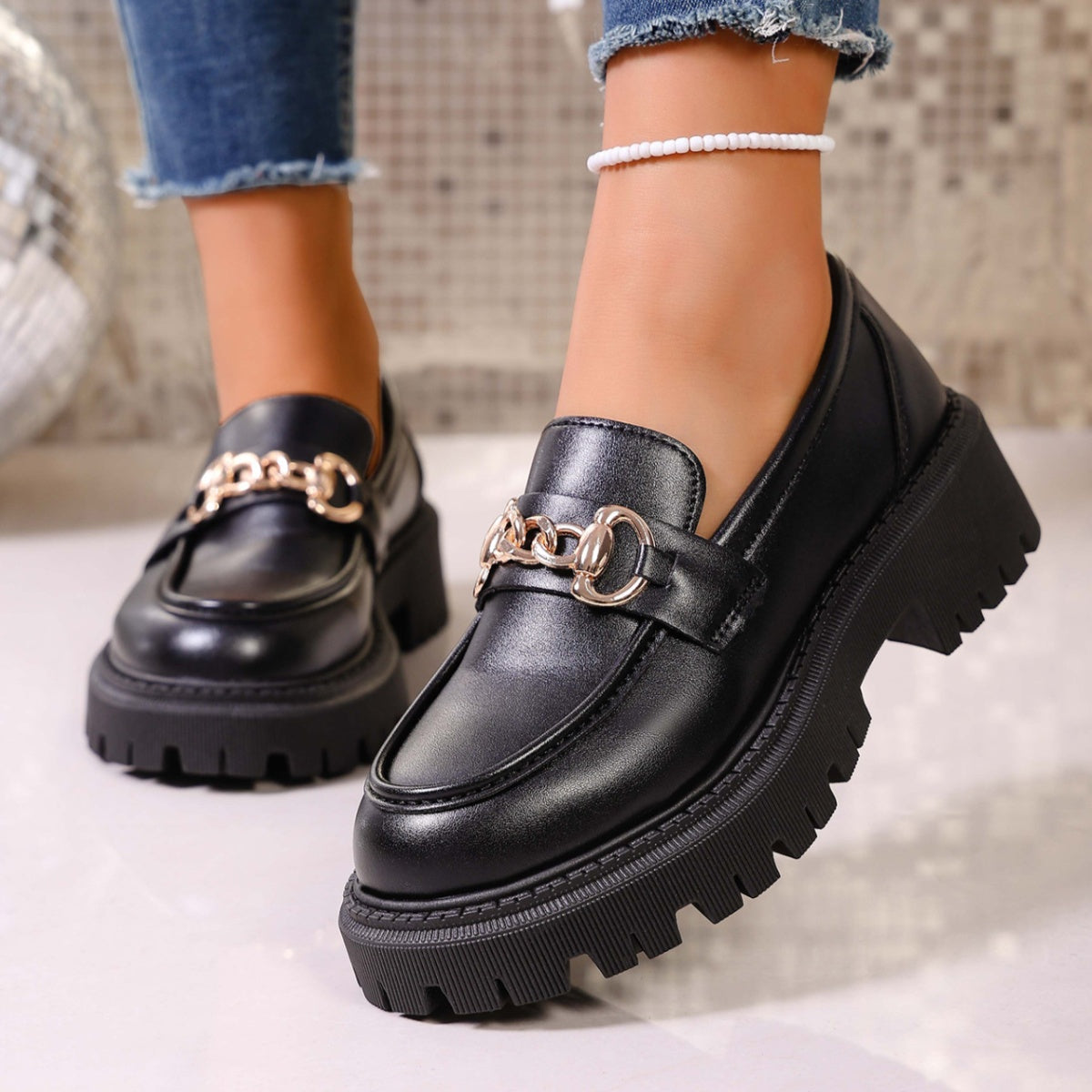 Chain Decor Round Toe Loafers