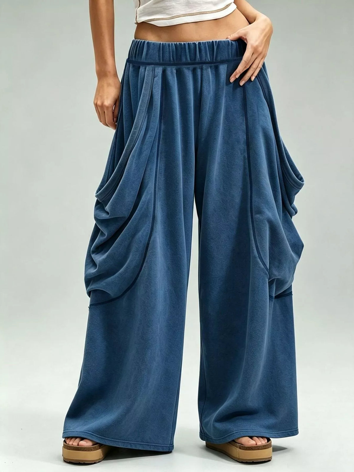 Oversized Wide-Leg Cargo Pants