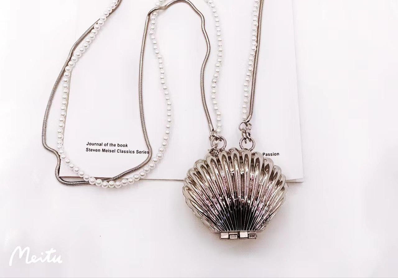 Diagonal Shell Cross Bag