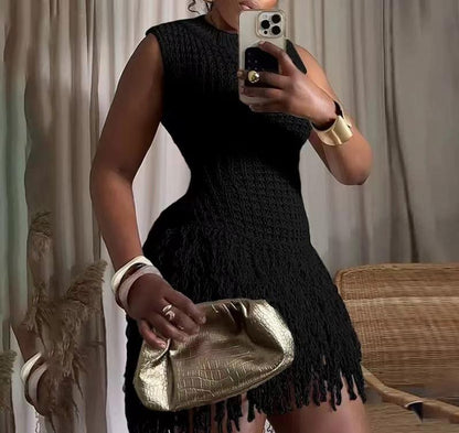 Sleeveless tassel knit dress
