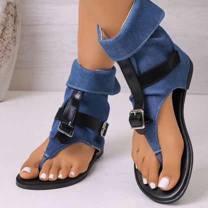 Low heel toe post buckle sandals in blue or black