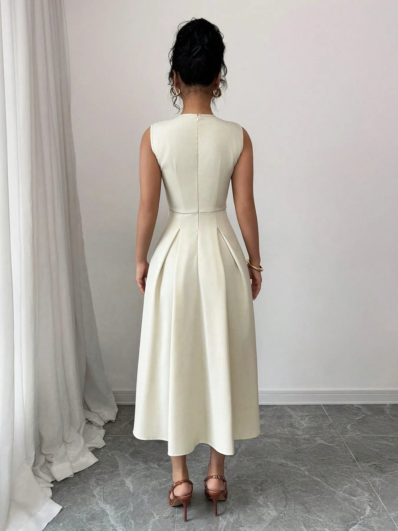 V-Neck Sleeveless Midi Dress