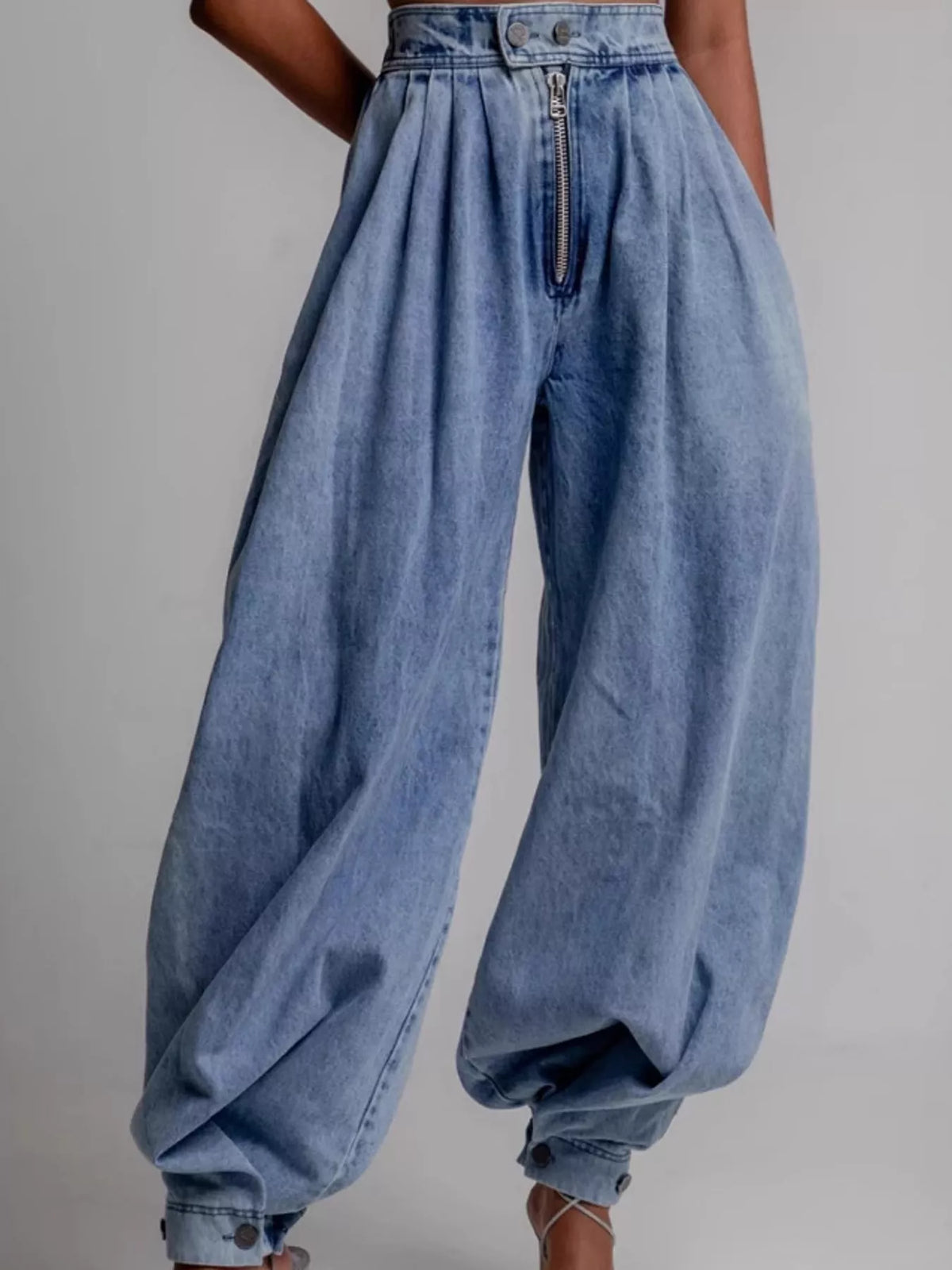 Plus size stretch balloon leg jeans with pockets