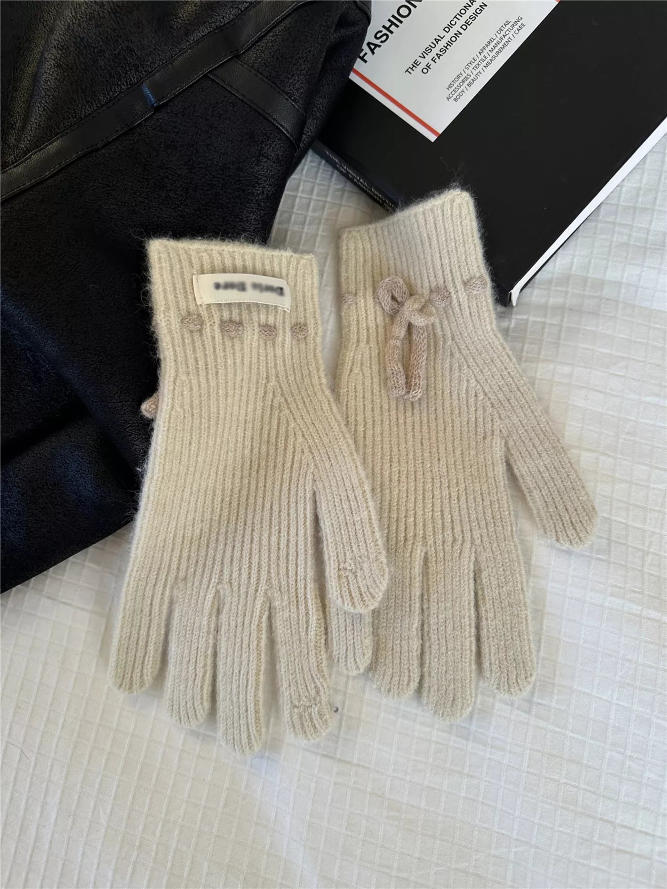 Knitted Gloves with Bow Accent
