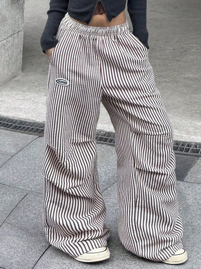 Striped cargo pants in Khaki, size L