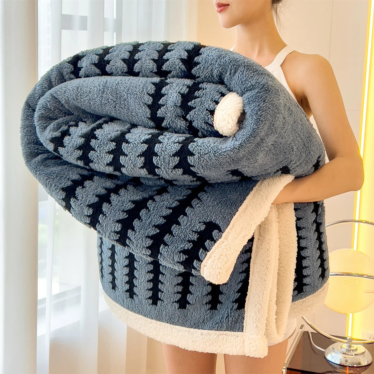 Reversible sherpa-lined fleece blanket