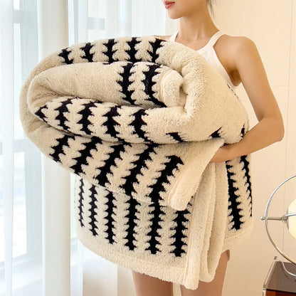 Sherpa throw blanket, view 3