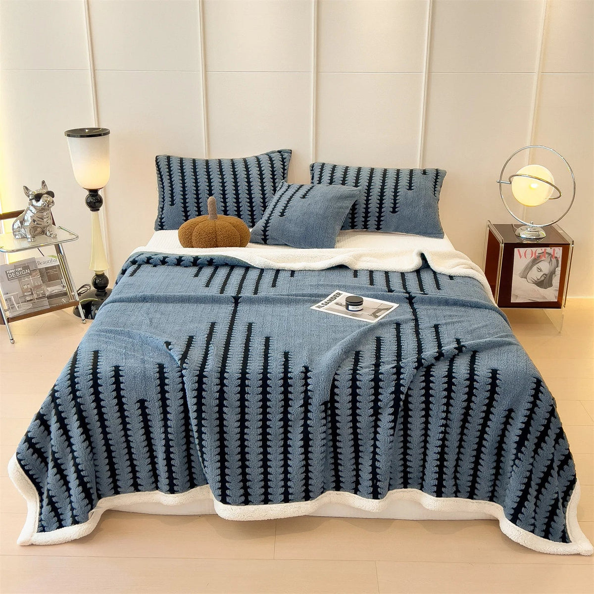 Sherpa throw blanket, view 10