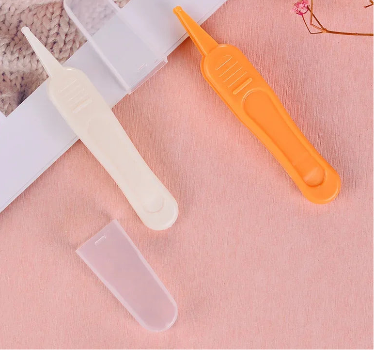 Baby Dig Booger Clip