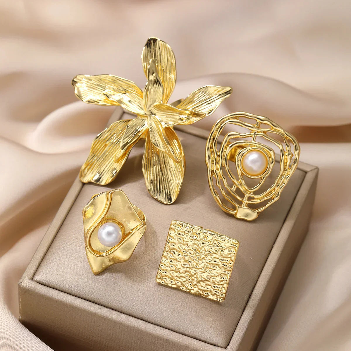 4 Pcs Exaggerated Gold Color Ring Set