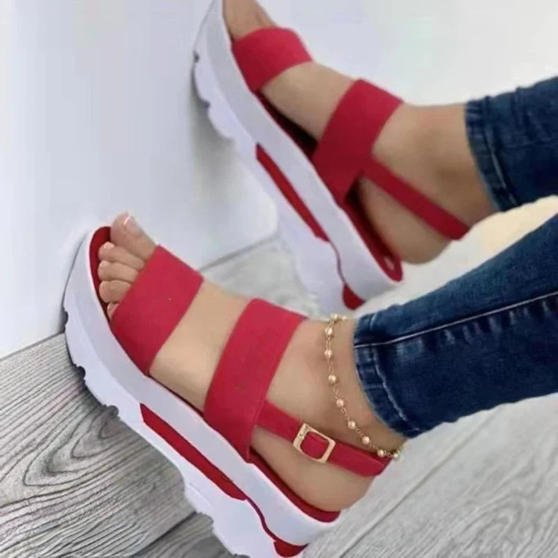 Buckle strap sandals in red