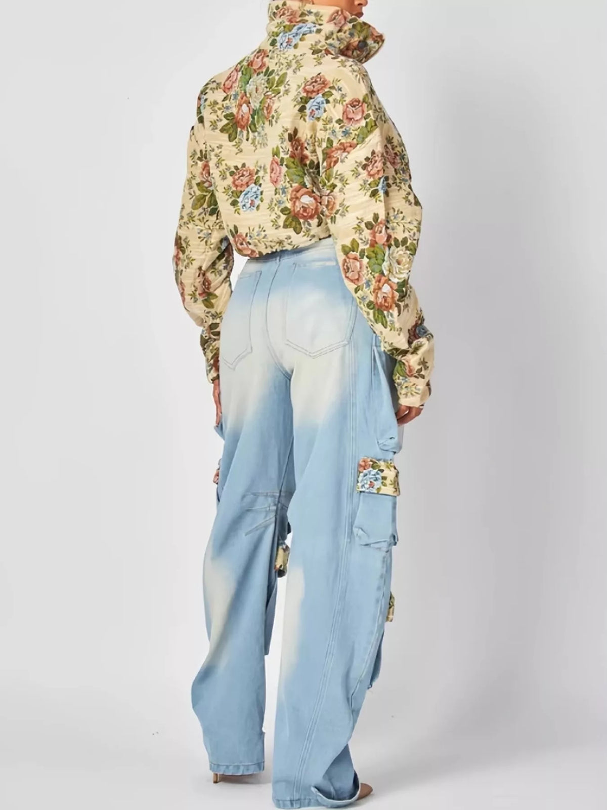 Floral cropped jacket and cargo jeans set, view 3