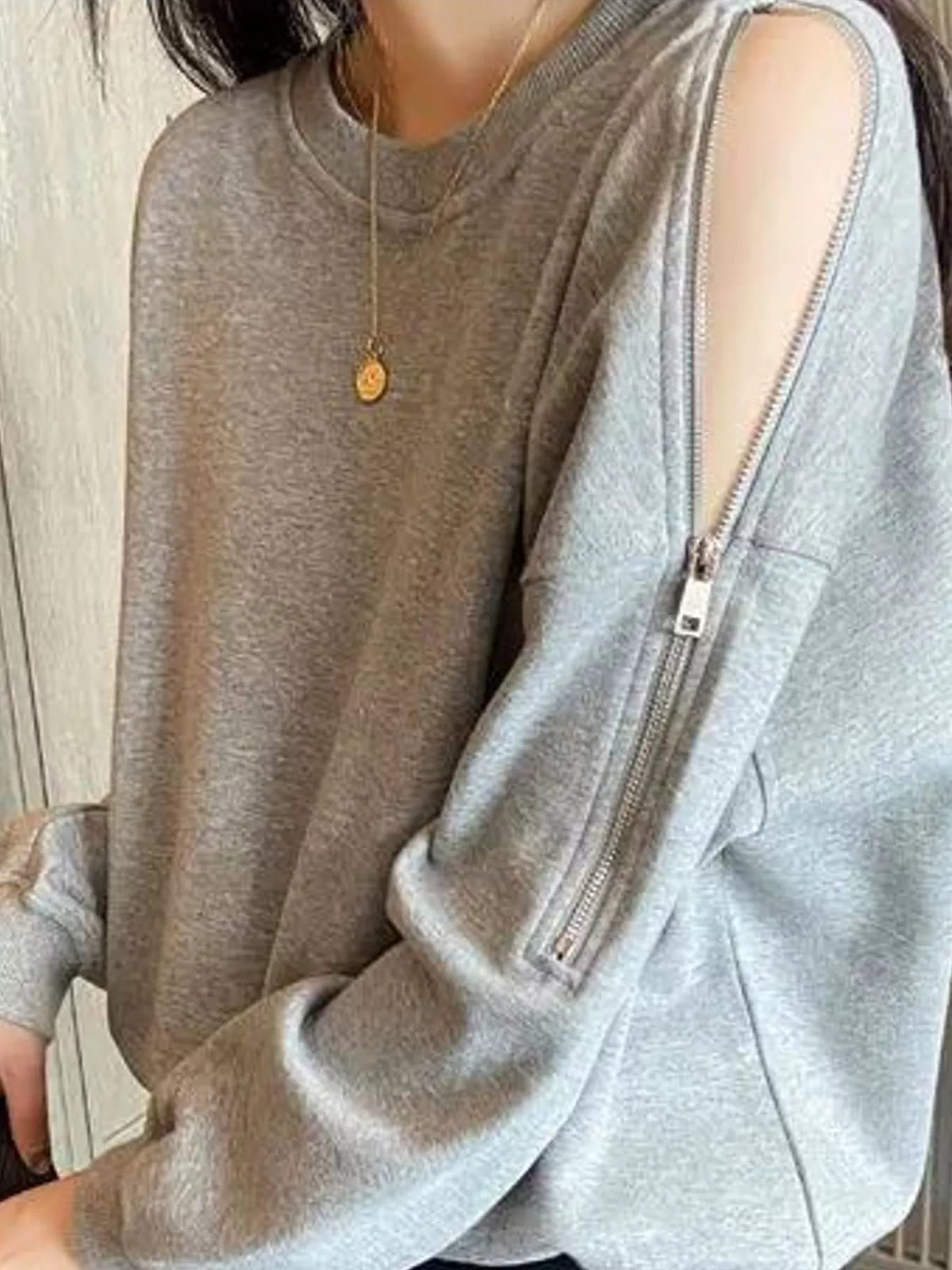 Cold-shoulder sweatshirt, view 3
