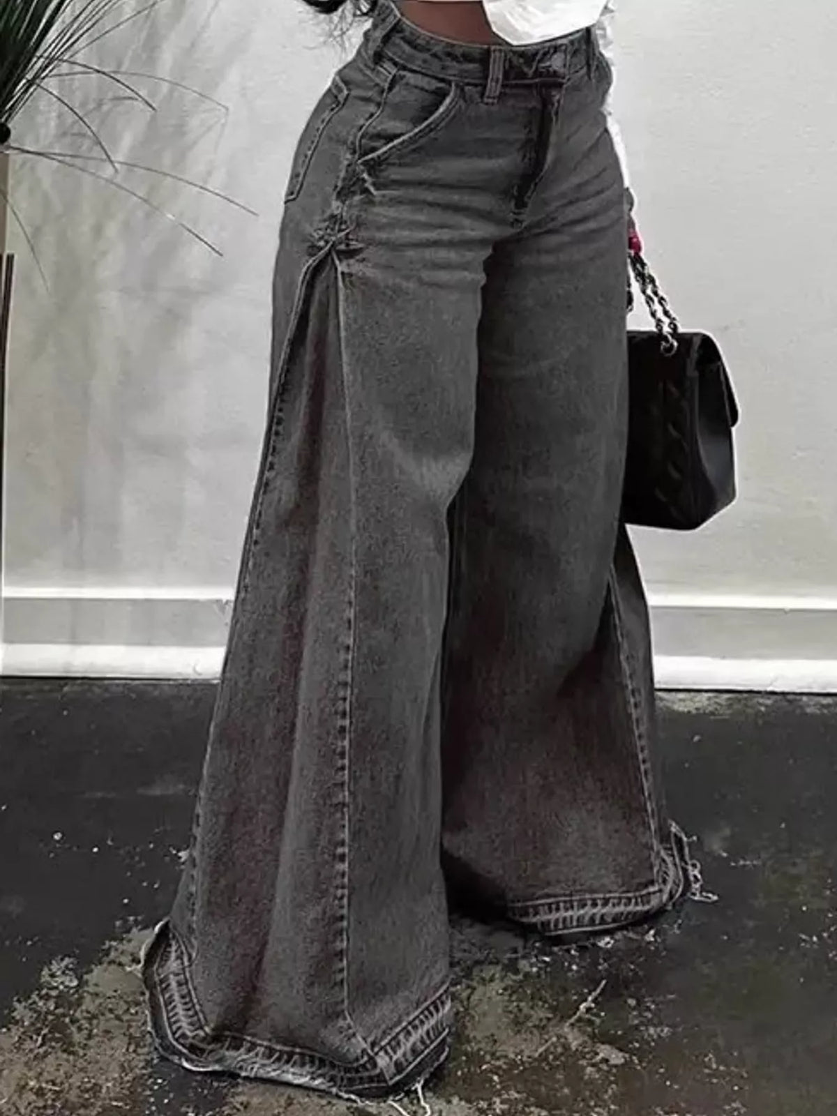 Curvy women's wide-leg jeans, view 6