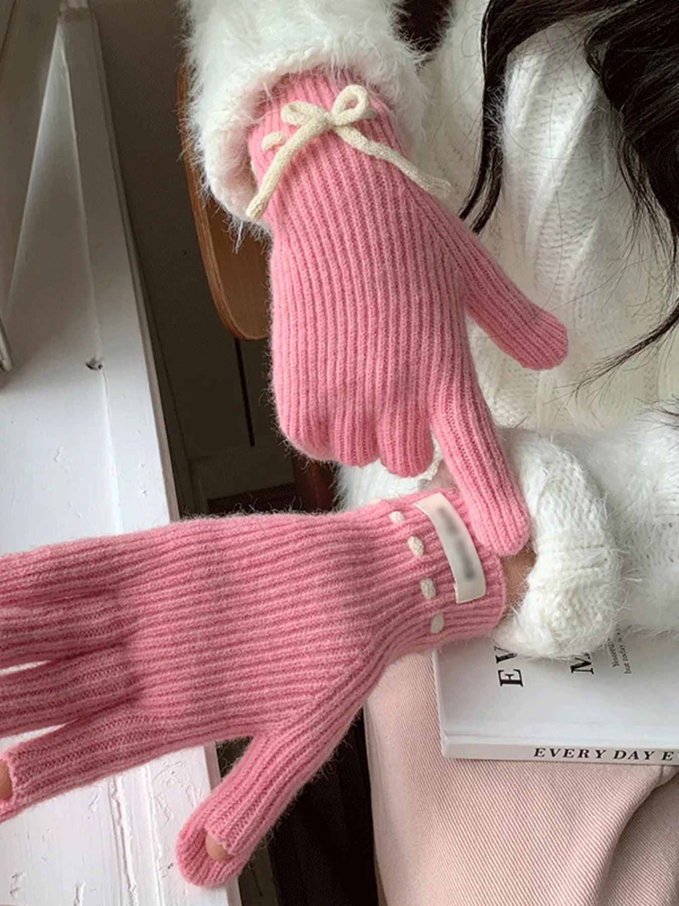 Knitted Gloves with Bow Accent