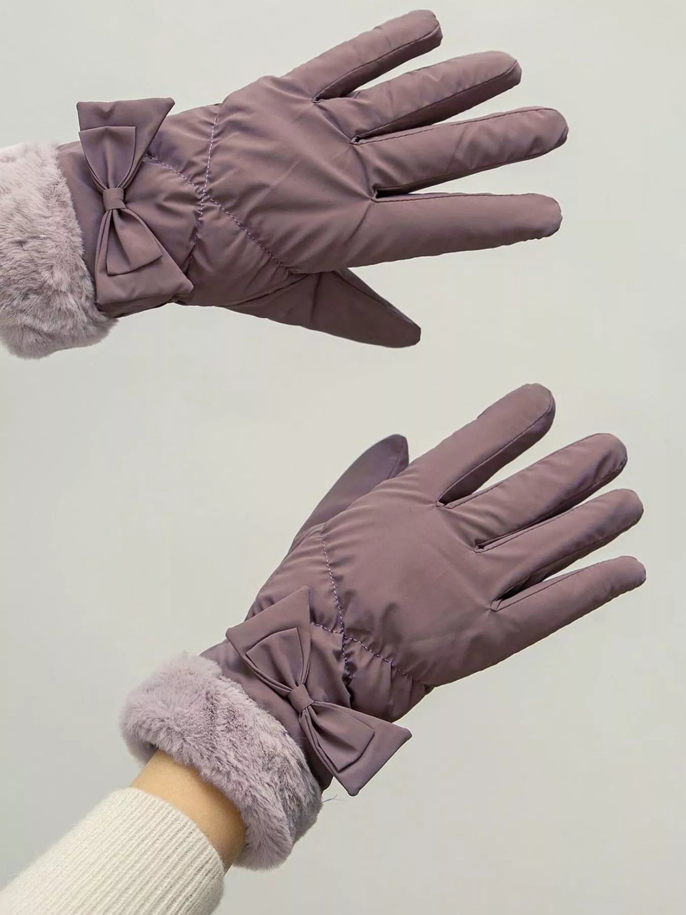 Bow-Decorated Plush Cuff Gloves