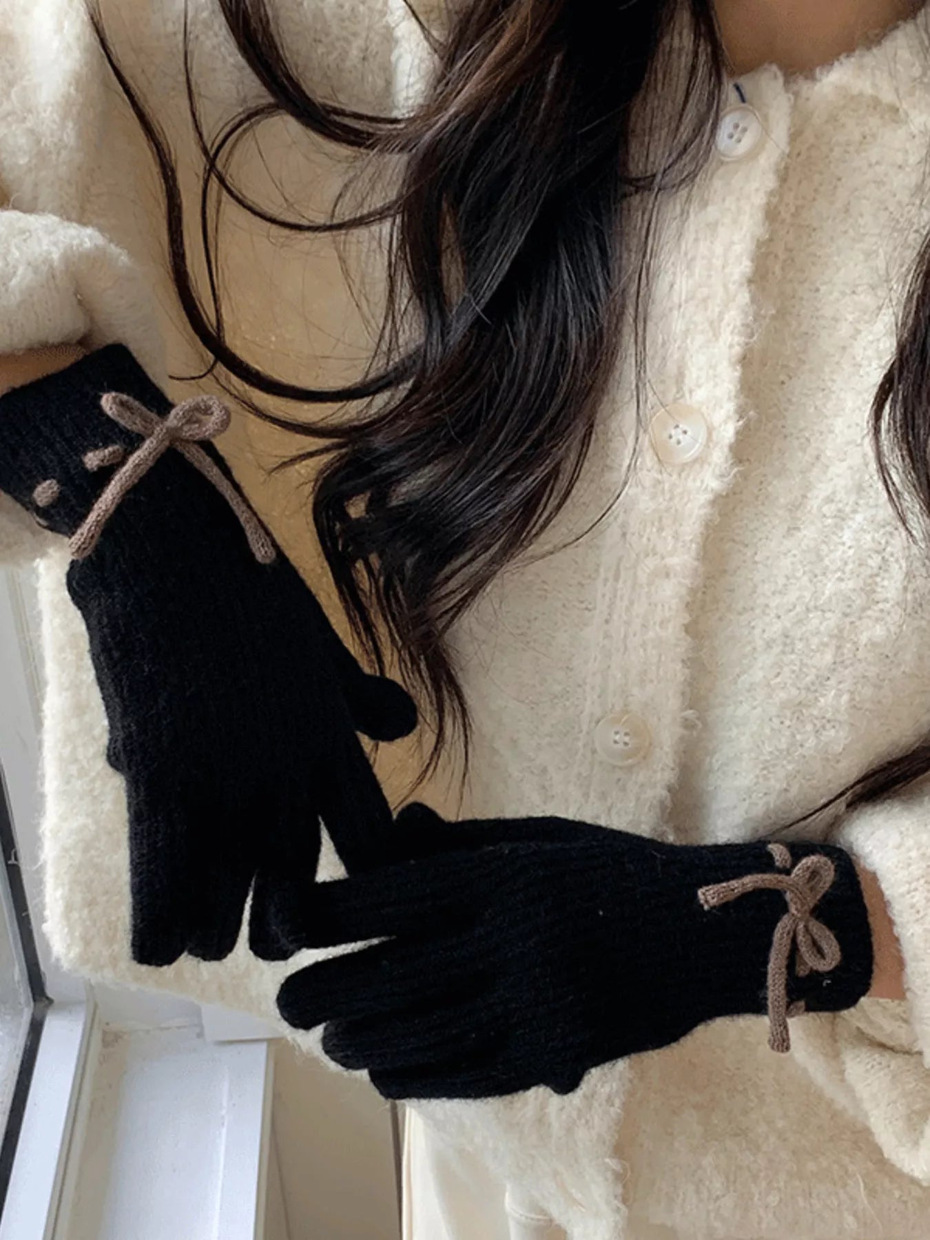 Knitted Gloves with Bow Accent