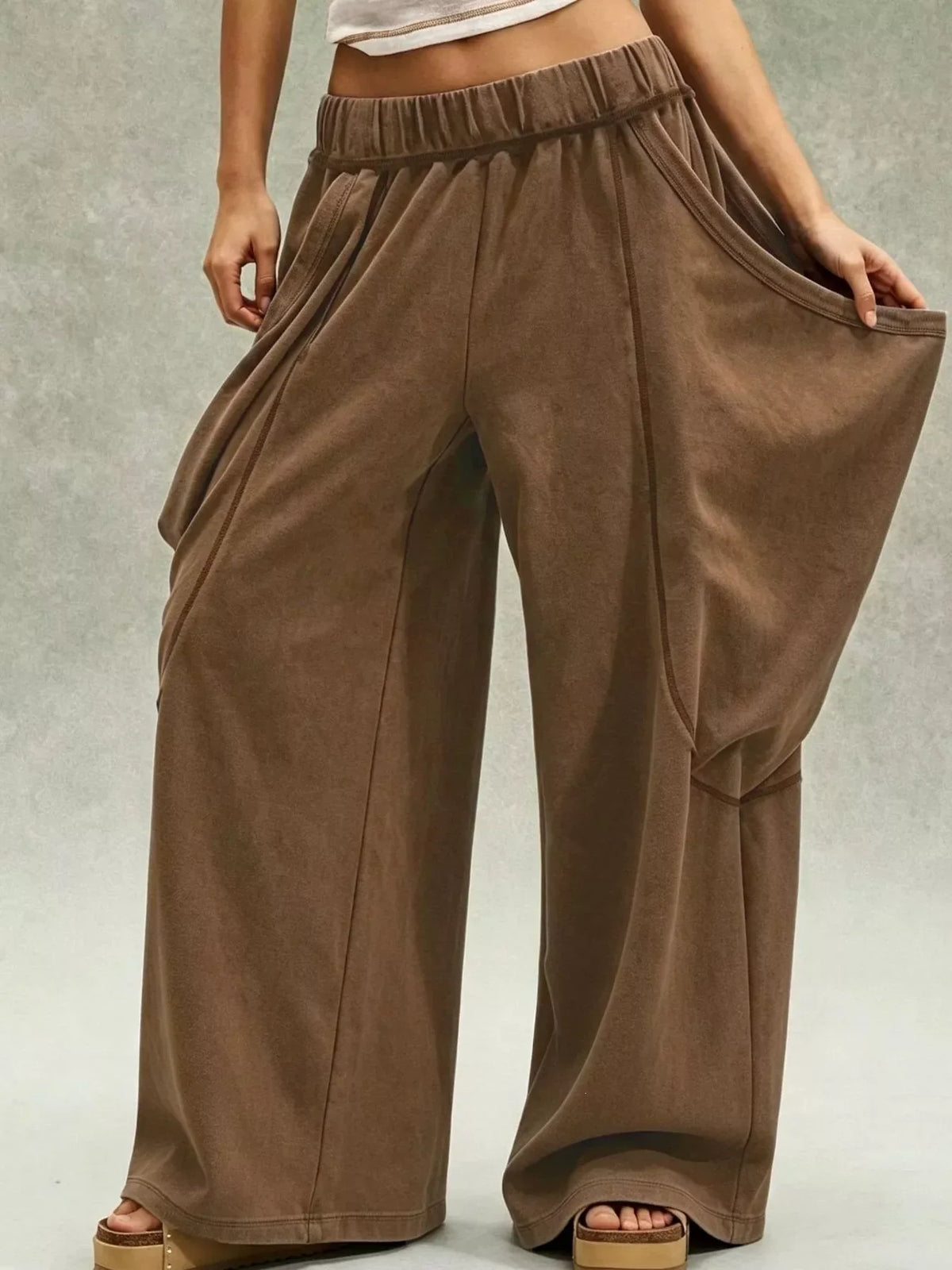 Oversized Wide-Leg Cargo Pants