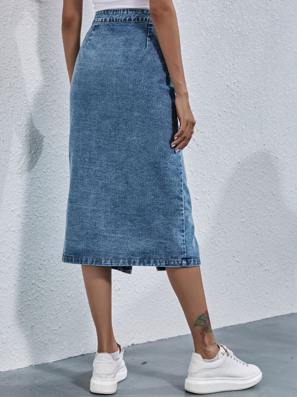 Buttoned Denim Skirt with Pockets