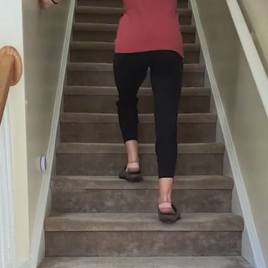 1-H 1-pair-zippier-compression-stockings-1.mp4