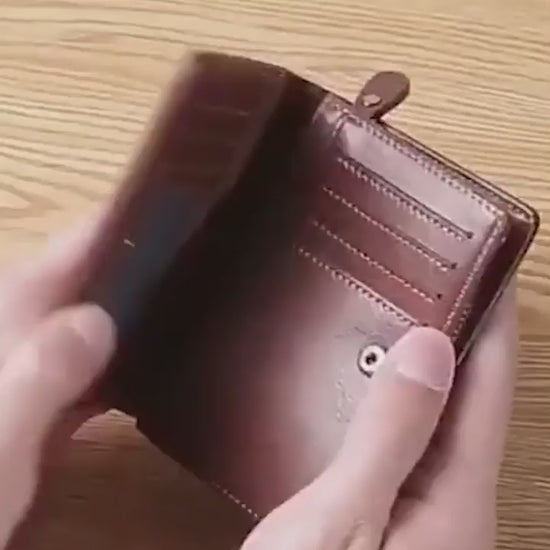 1-H Luxury Leather Men's Wallet-.mp4