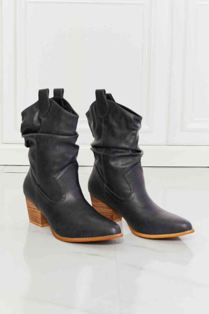 MMShoes Better in Texas Scrunch Cowboy Boots in Navy - MONLANE